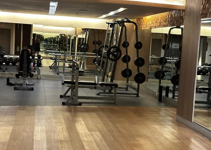 Aparthotel Mall Of Shore 4*